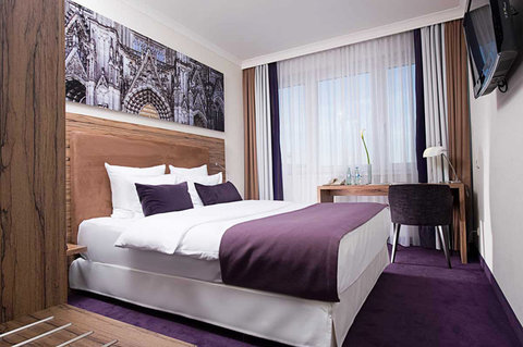 Wyndham Koeln hotel,
Cologne, Germany.
The photo picture quality can be
variable. We apologize if the
quality is of an unacceptable
level.