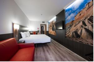 Maisonnave hotel,
Pamplona, Spain.
The photo picture quality can be
variable. We apologize if the
quality is of an unacceptable
level.