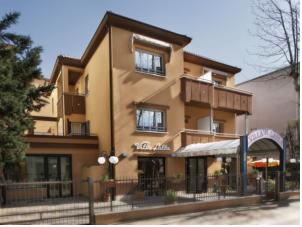 Villa Lalla hotel,
Rimini, Italy.
The photo picture quality can be
variable. We apologize if the
quality is of an unacceptable
level.
