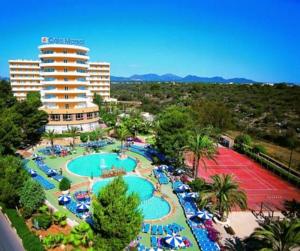 Cala Marsal hotel,
Majorca, Spain.
The photo picture quality can be
variable. We apologize if the
quality is of an unacceptable
level.