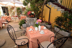 Locanda La Corte hotel,
Venice, Italy.
The photo picture quality can be
variable. We apologize if the
quality is of an unacceptable
level.