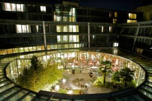 Fassbind Alpha Palmiers hotel,
Lausanne, Switzerland.
The photo picture quality can be
variable. We apologize if the
quality is of an unacceptable
level.