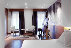 Gran La Perla hotel,
Pamplona, Spain.
The photo picture quality can be
variable. We apologize if the
quality is of an unacceptable
level.