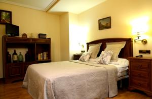 Hostal Arriazu hotel,
Pamplona, Spain.
The photo picture quality can be
variable. We apologize if the
quality is of an unacceptable
level.